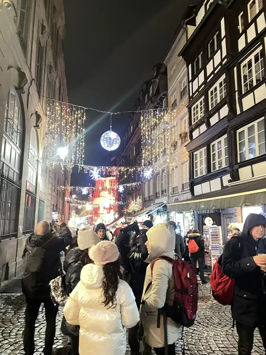 こんな感じの道がずっと続きます