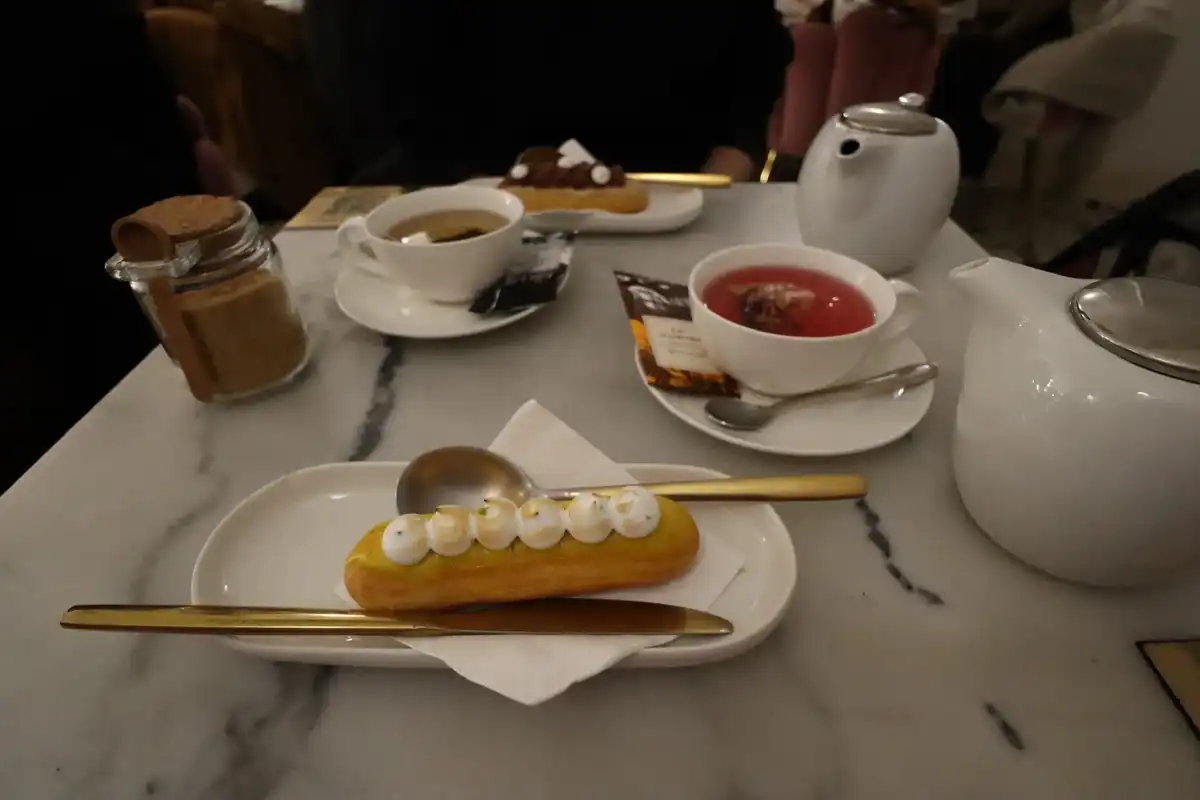 残念な気持ちとエクレア