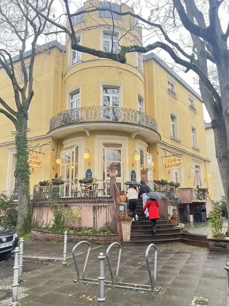 乗車前にシュトーレンを買ってみましたが、あんまり好みじゃなかったです