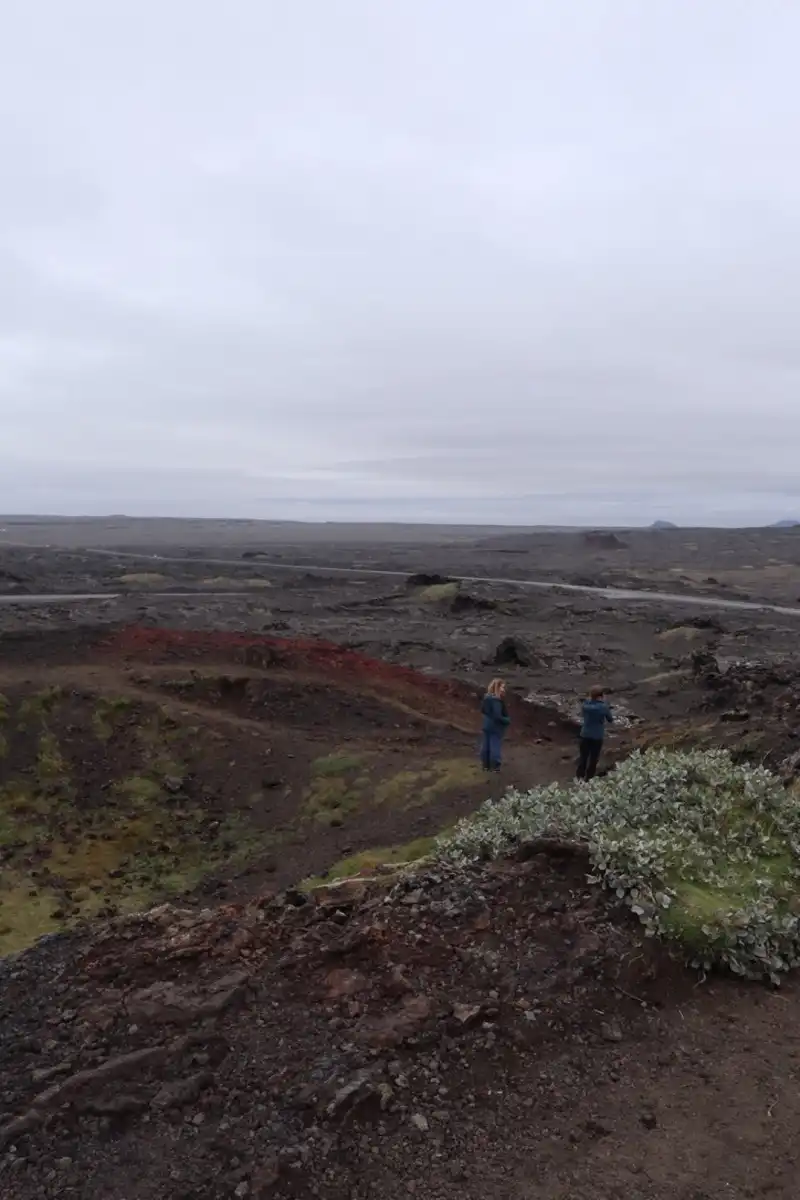 火山跡地と曇り空2