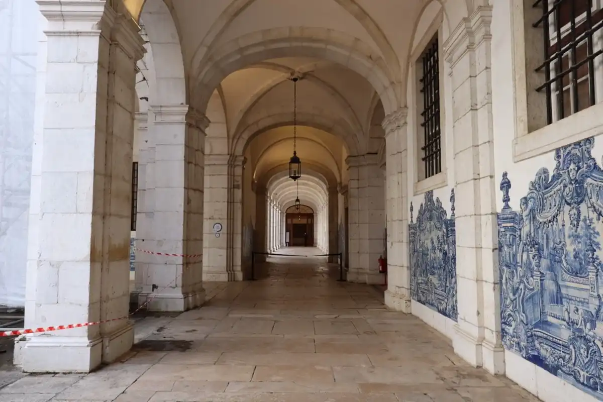 外観は白基調でした