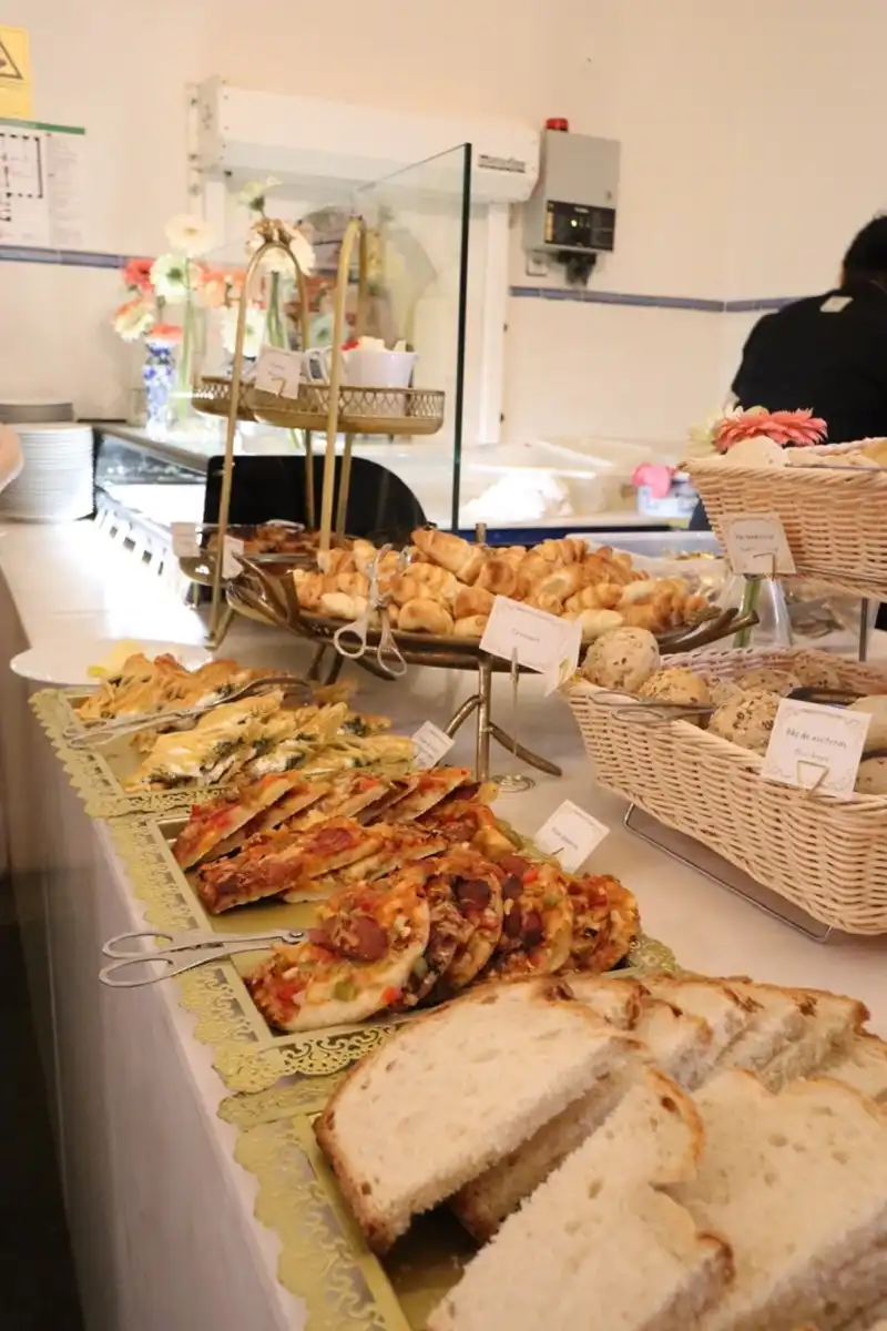 パンもふんだんに用意されていました