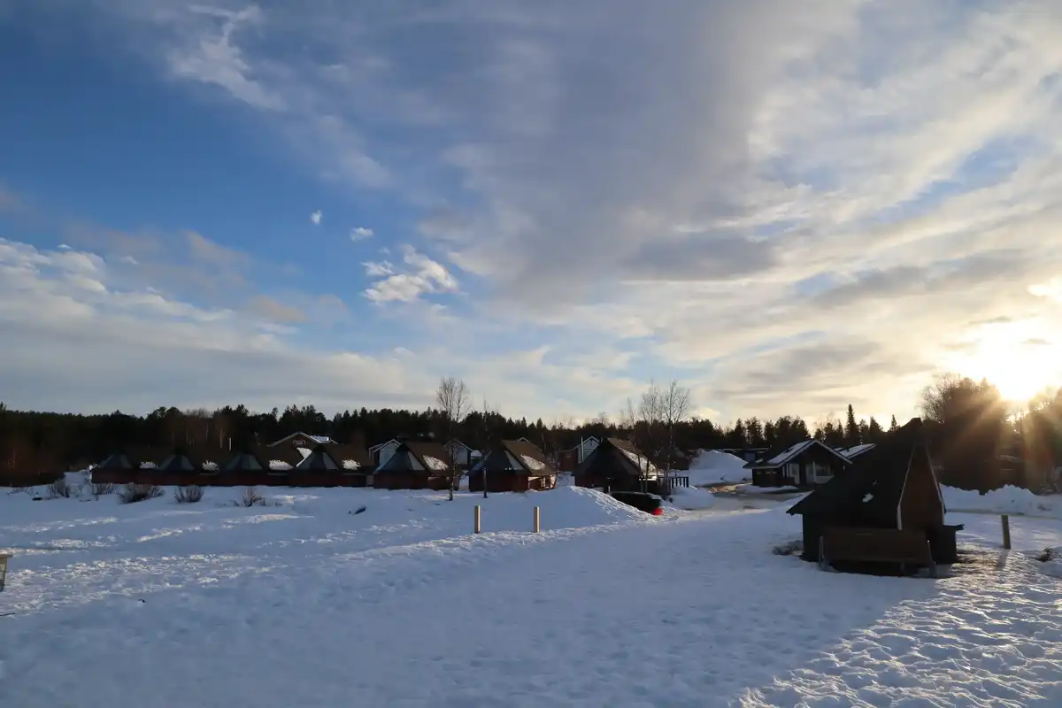 泊まっていた宿のキャビンが立ち並んでいます