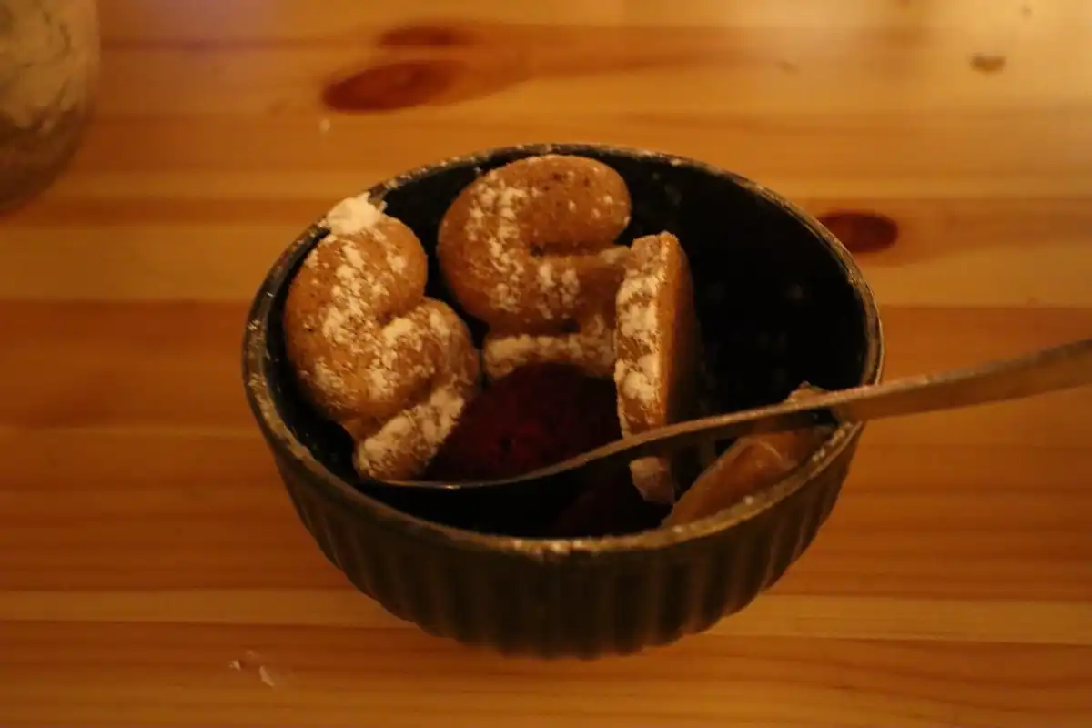 デザートはクッキーとベリーのシャーベット